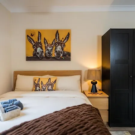 Suburban Haven Homestay szállás *